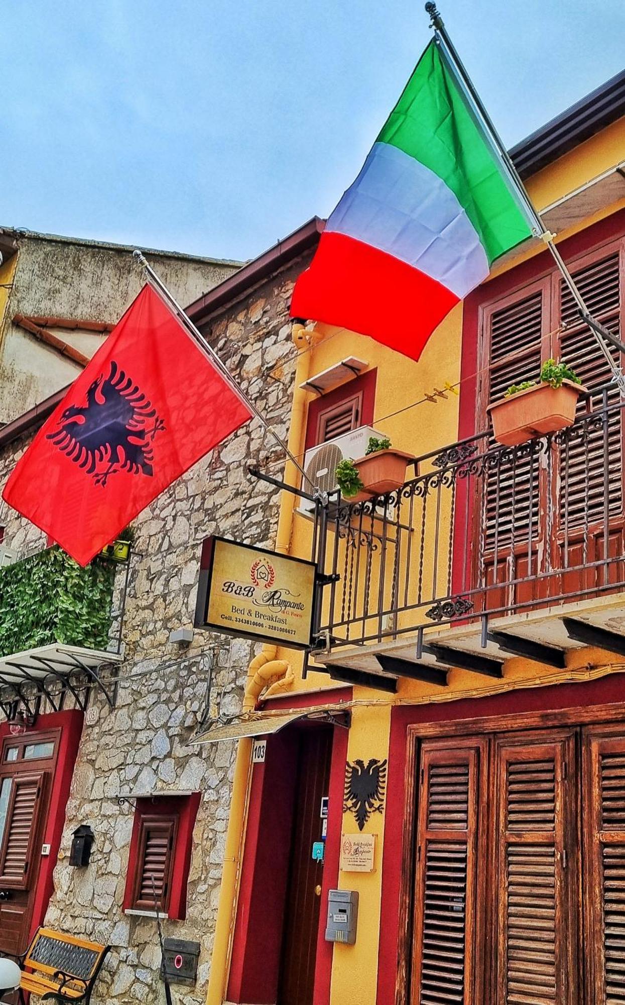 B&B Rampante Piana Degli Albanesi Bagian luar foto